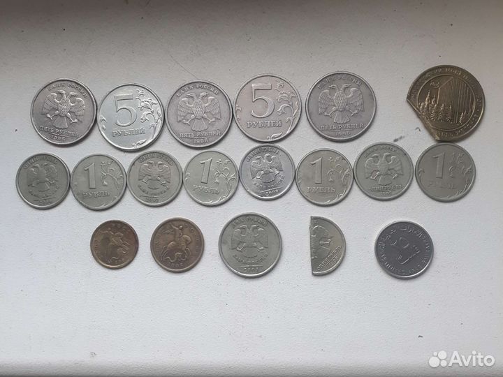 Монеты продам спмд