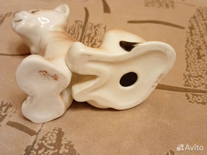 Статуэтка Львёнок. Фарфор