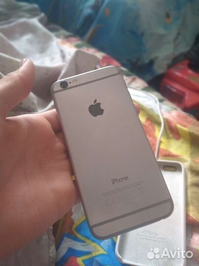 Телефон iPhone 6