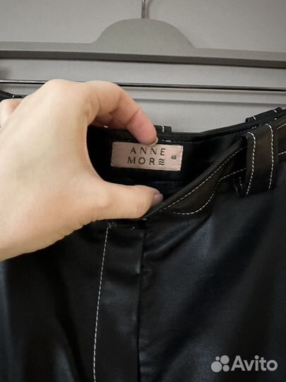 Юбка из экокожи черная