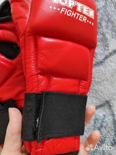 Боксерские перчатки