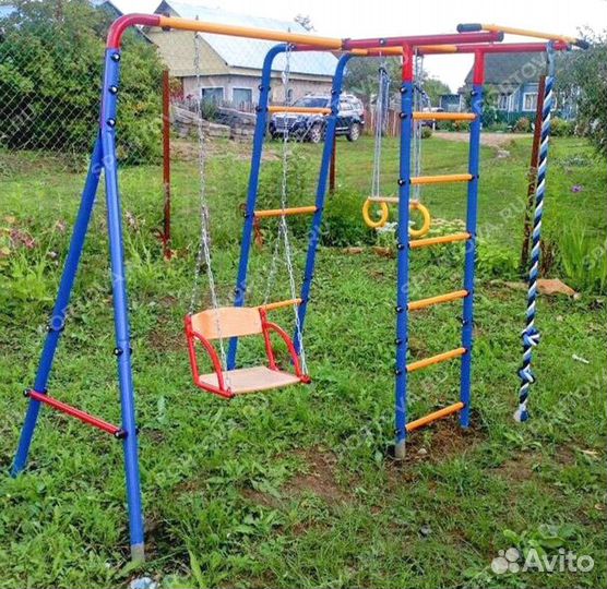 Уличный спортивный комплекс