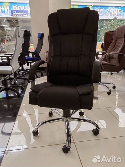 Офисное кресло