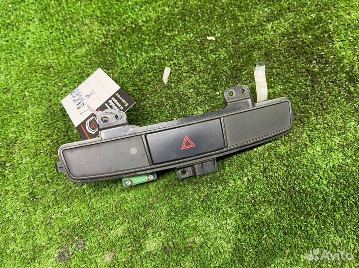 Кнопка аварийной сигнализации Lancer X 10