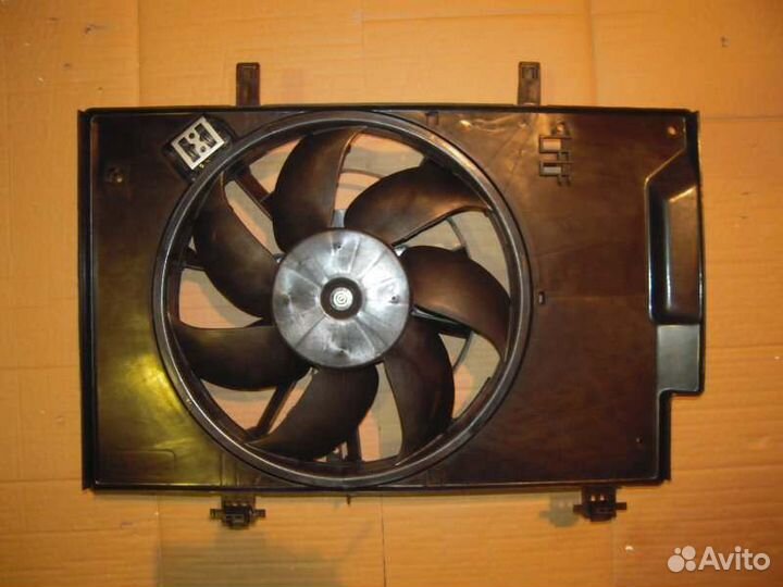 Диффузор вентилятора радиатора охлаждения в сборе