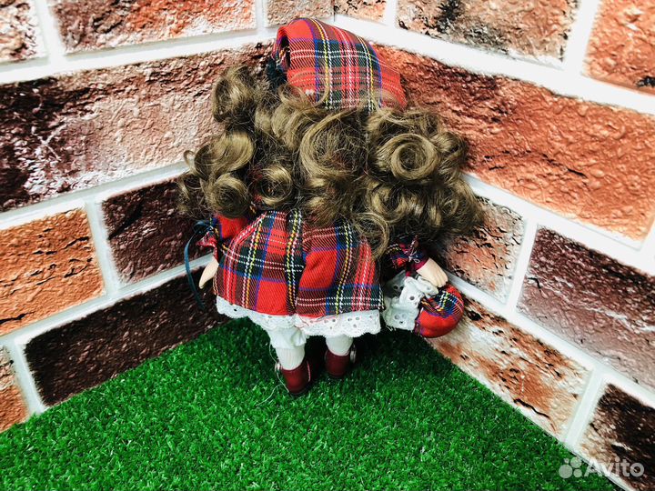 Z.8750 Кукла фарфор