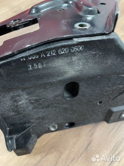 Решетка в бампер правая mercedes w212 оригинал