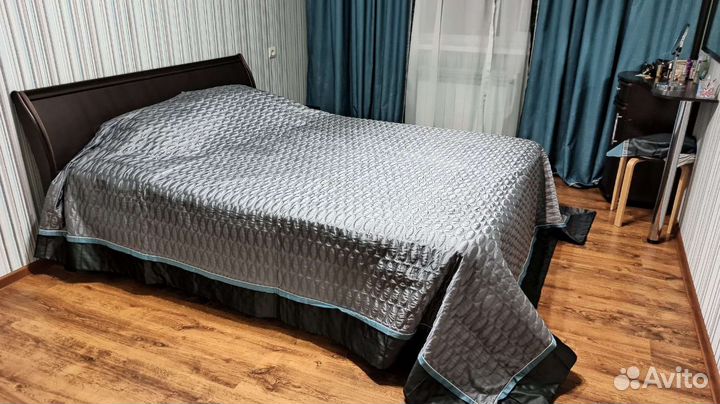 Покрывало на кровать новое