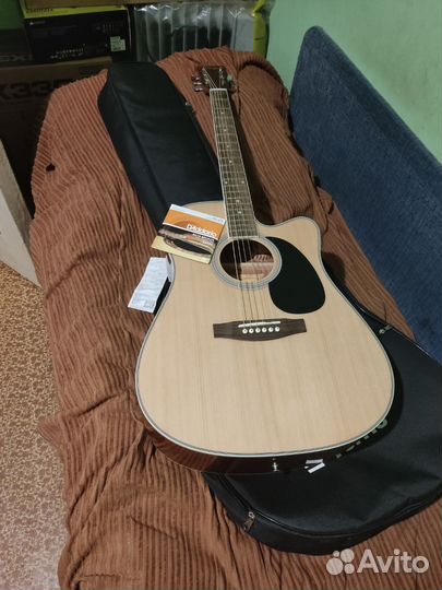Акустическая гитара