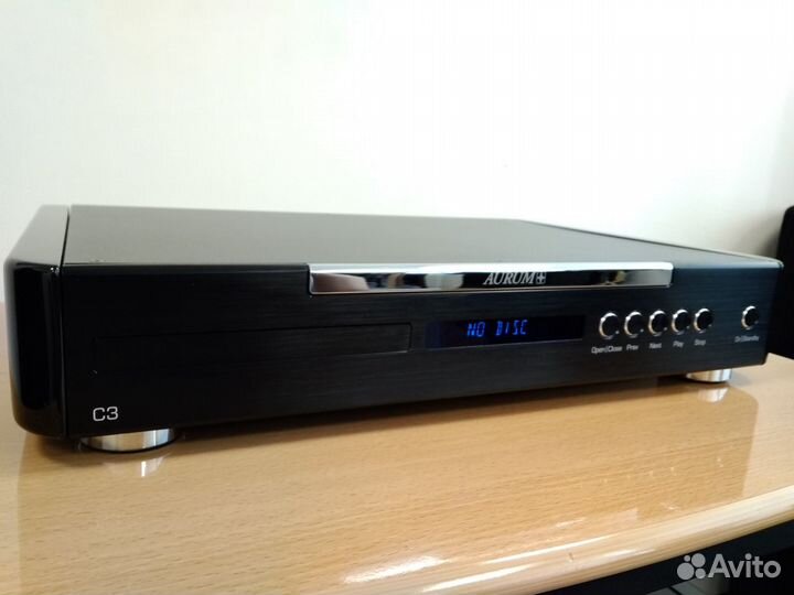 CD проигрыватель Hi-End класса Quadral Aurum C3