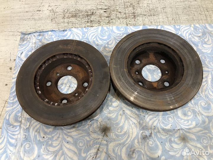 Диски тормозные передние Toyota Carina At190