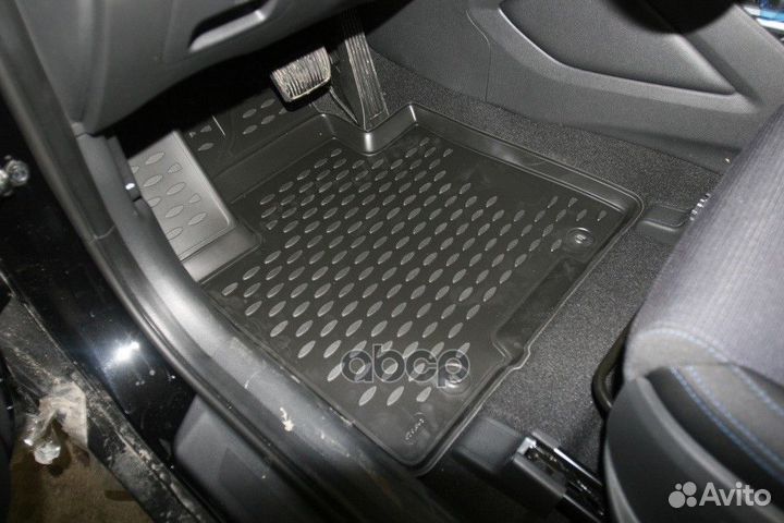 Комплект резиновых автомобильных ковриков 3D в