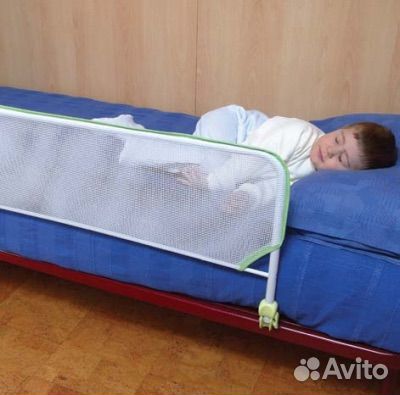 Бортик на кровать от падения