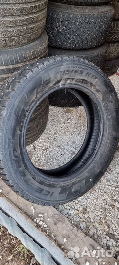 Pirelli Ice Zero 215/65 R17 103T