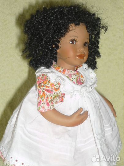 Кукла фарфоровая коллекционная Paulinette Кендра