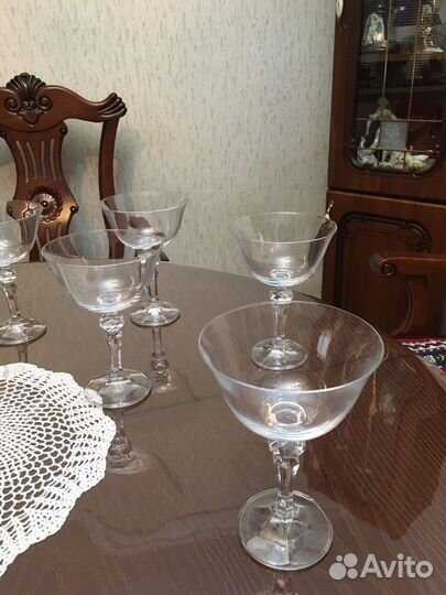 Бокалы для шампанского, мартини, вина, воды и пр