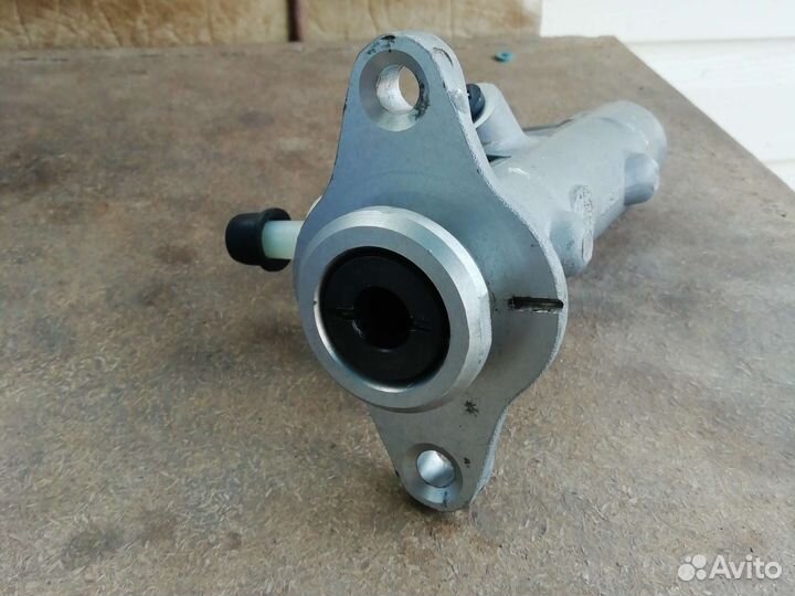 Главный тормозной RX300