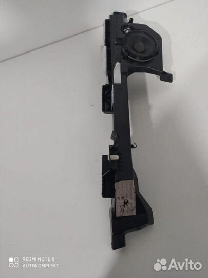 Кронштейн полки багажника правый Land Rover