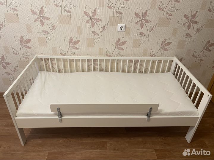 Детская кровать IKEA с матрасом