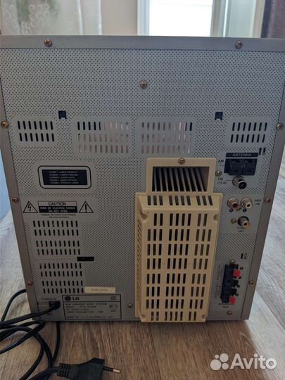 Музыкальный центр с караоке LG FFH-2108K