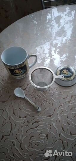 Кружка чайная с крышкой,ситечком и ложкой