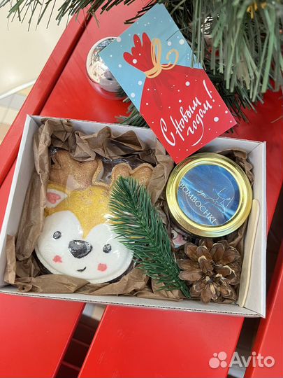 Новогодние наборы косметики