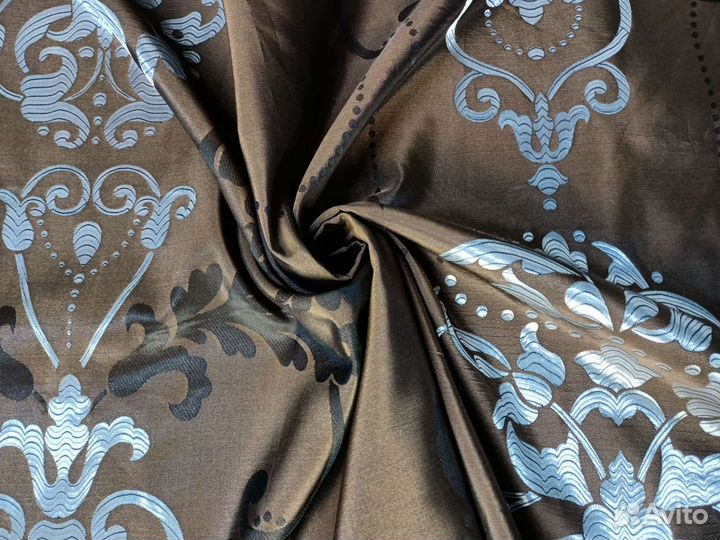 Портьера с вензелем шоколадно-коричневая