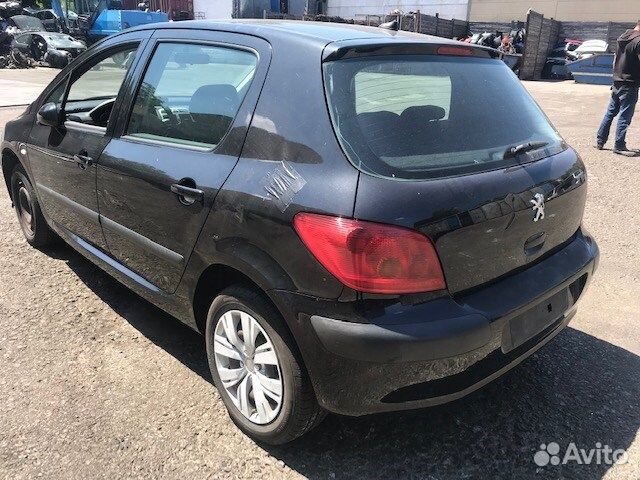 Разбор на запчасти Peugeot 307