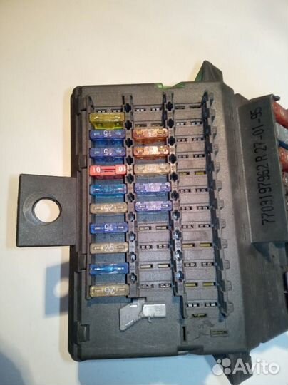 Блок предохранителей Renault Laguna 1 универсал