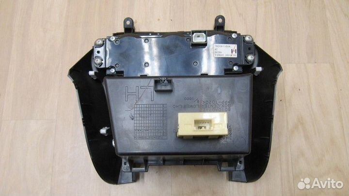 Блок управления климатической установкой Mitsubish