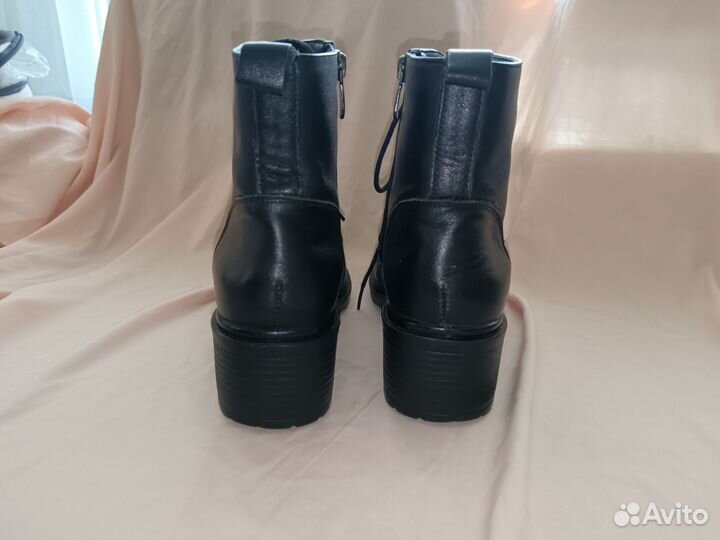 Ботинки женские, 36 размер, на шнуровке
