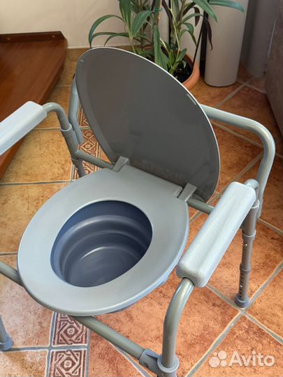 Санитарный стул туалет