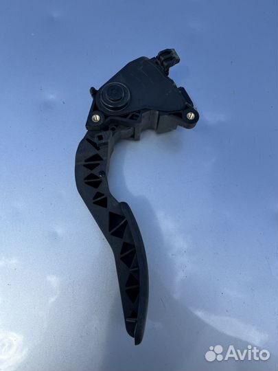 Renault megane 3 педаль газа