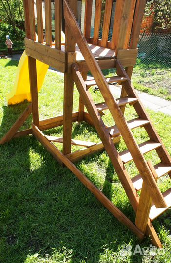 Деревянная площадка