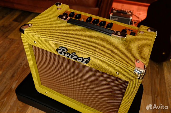 Гитарный комбоусилитель + аксессуар