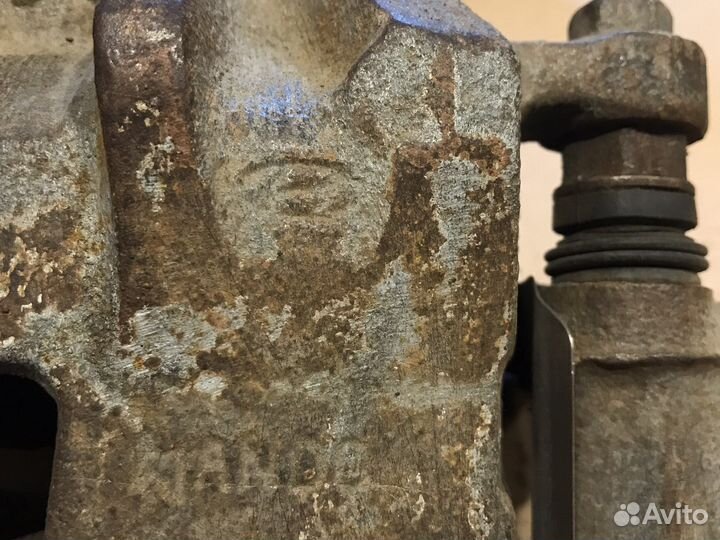 Суппорт передний левый Hyundai Elantra HD