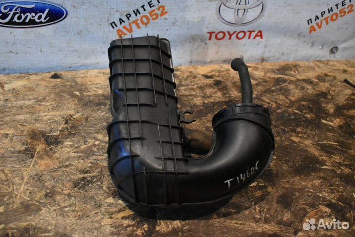 Резонатор воздушного фильтра Mercedes-Benz E-Class