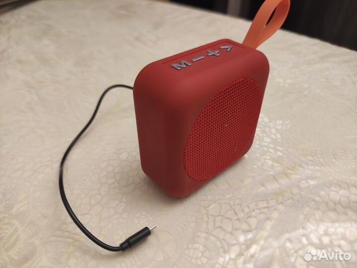 Беспроводная блютуз колонка