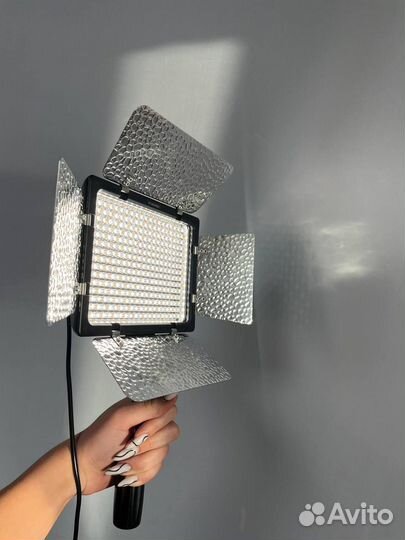 Осветитель фото, видео YongNuo YN-300 III