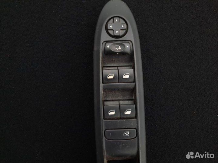 Блок управления стеклоподъемниками передний левый