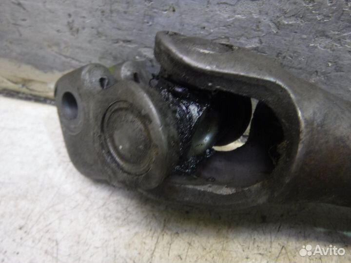 Карданчик рулевой Volvo 460