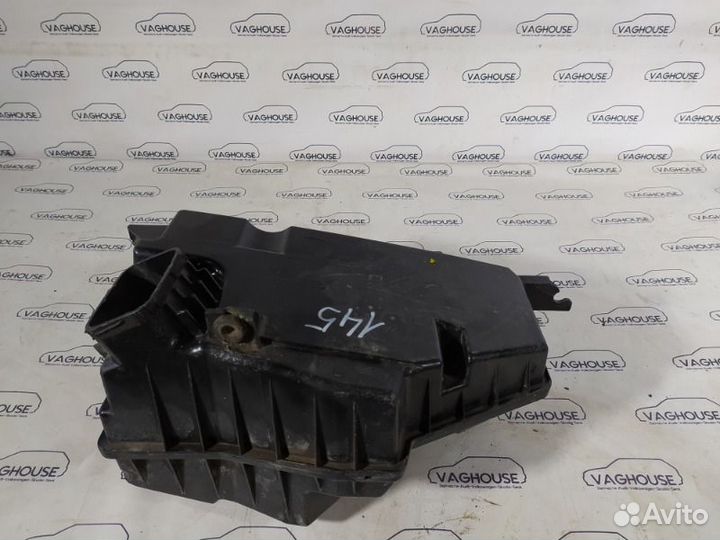 Корпус воздушного фильтра Nissan Maxima A33 2.0