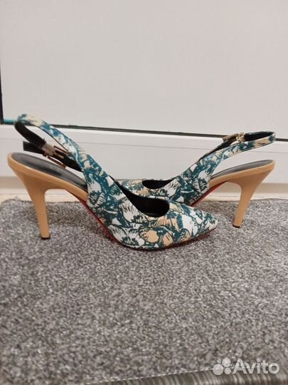 Босоножки женские