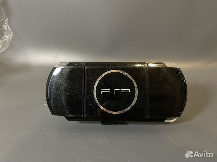 PSP 3000 64/32GB прошитая + 63 игры