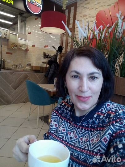 Кассир, администратор, заместитель директора