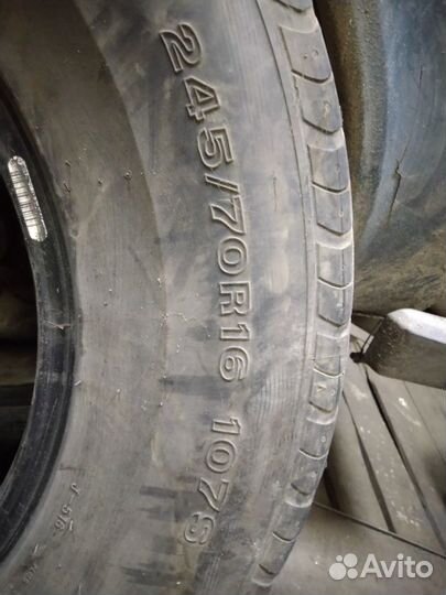 Dunlop Grandtrek ST1 245/70 R16