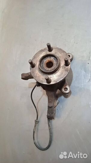 Кулак передний левый Smart Forfour 2005