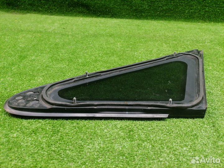 Стекло кузовное глухое переднее правое Opel Zafira