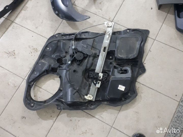 Стеклоподъемник передний левый Mazda 3 BK 03-09