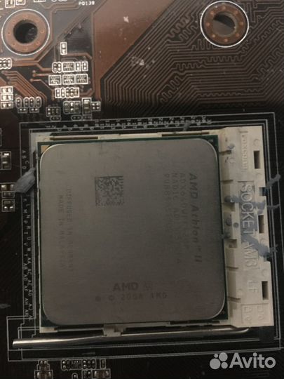 Материнская плата с процессором и памятью